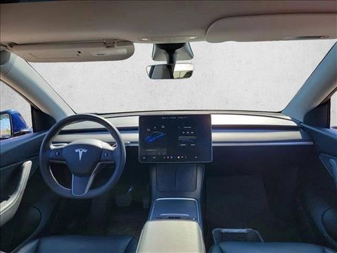 Used 2021 Tesla Model Y Long Range image 17