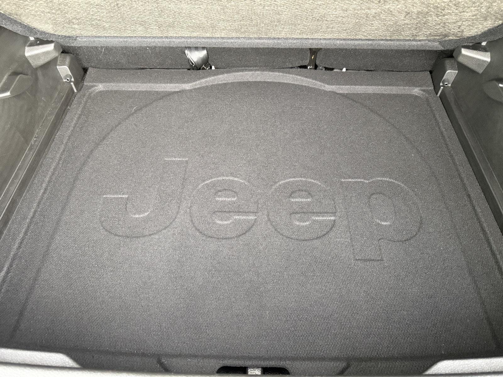 Used 2022 Jeep Renegade Limited AWD/4WD image 17