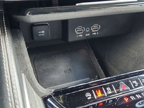 Used 2023 Jeep Wagoneer L Series II image 45