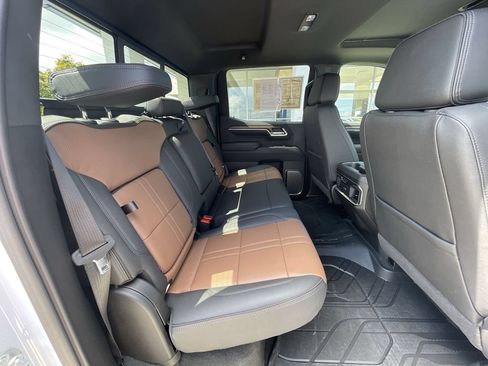 Certified 2026 Chevrolet Silverado 1500 High Country AWD/4WD image 28