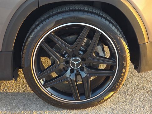 Used 2021 Mercedes-Benz GLB 35 AMG 4MATIC image 33