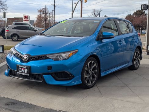 Used 2018 Toyota Corolla iM image 9