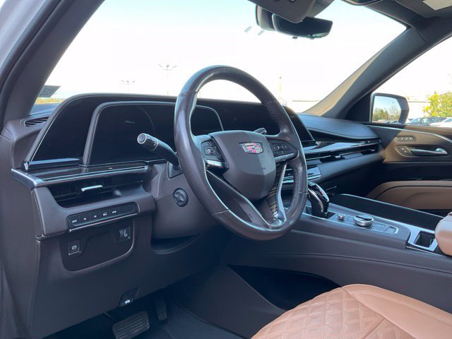 Used 2021 Cadillac Escalade ESV Premium Luxury w/ LPO, Radiant Package AWD/4WD image 41