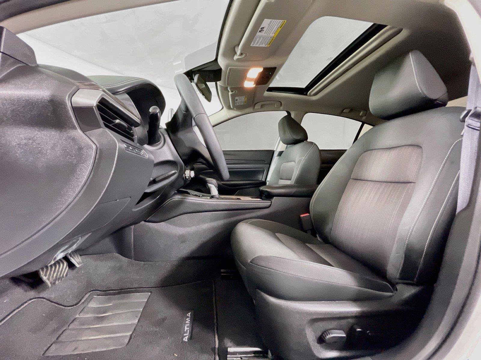Used 2024 Nissan Altima 2.5 SV w/ SV Premium Package FWD image 24