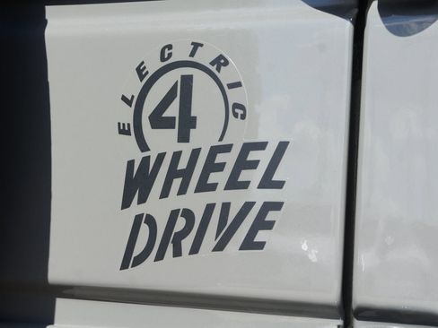Used 2023 Jeep Wrangler Unlimited image 7