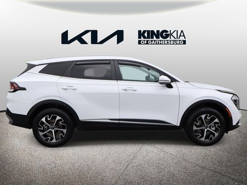 Used 2023 Kia Sportage EX AWD/4WD image 2