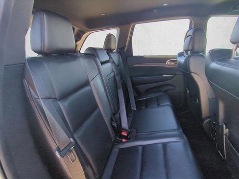 Used 2019 Jeep Grand Cherokee Limited image 18