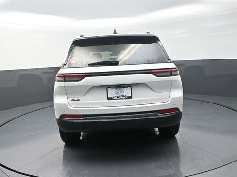 New 2026 Jeep Grand Cherokee Altitude AWD/4WD image 8