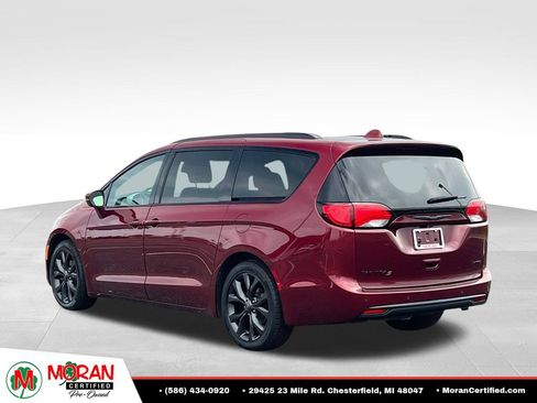 Used 2019 Chrysler Pacifica Limited w/ S Appearance Package FWD image 4