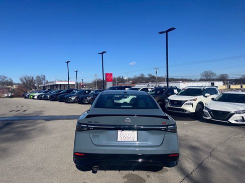 New 2026 Nissan Sentra SR w/ SR Premium Package FWD image 7