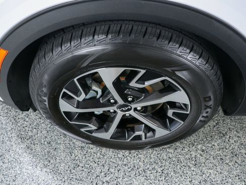 Used 2023 Kia Sportage EX image 11