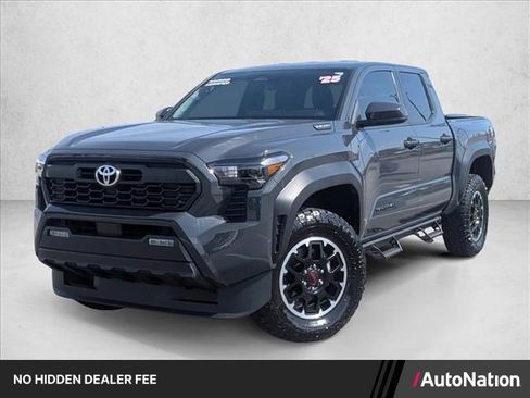 Used 2025 Toyota Tacoma TRD Off-Road AWD/4WD image 1