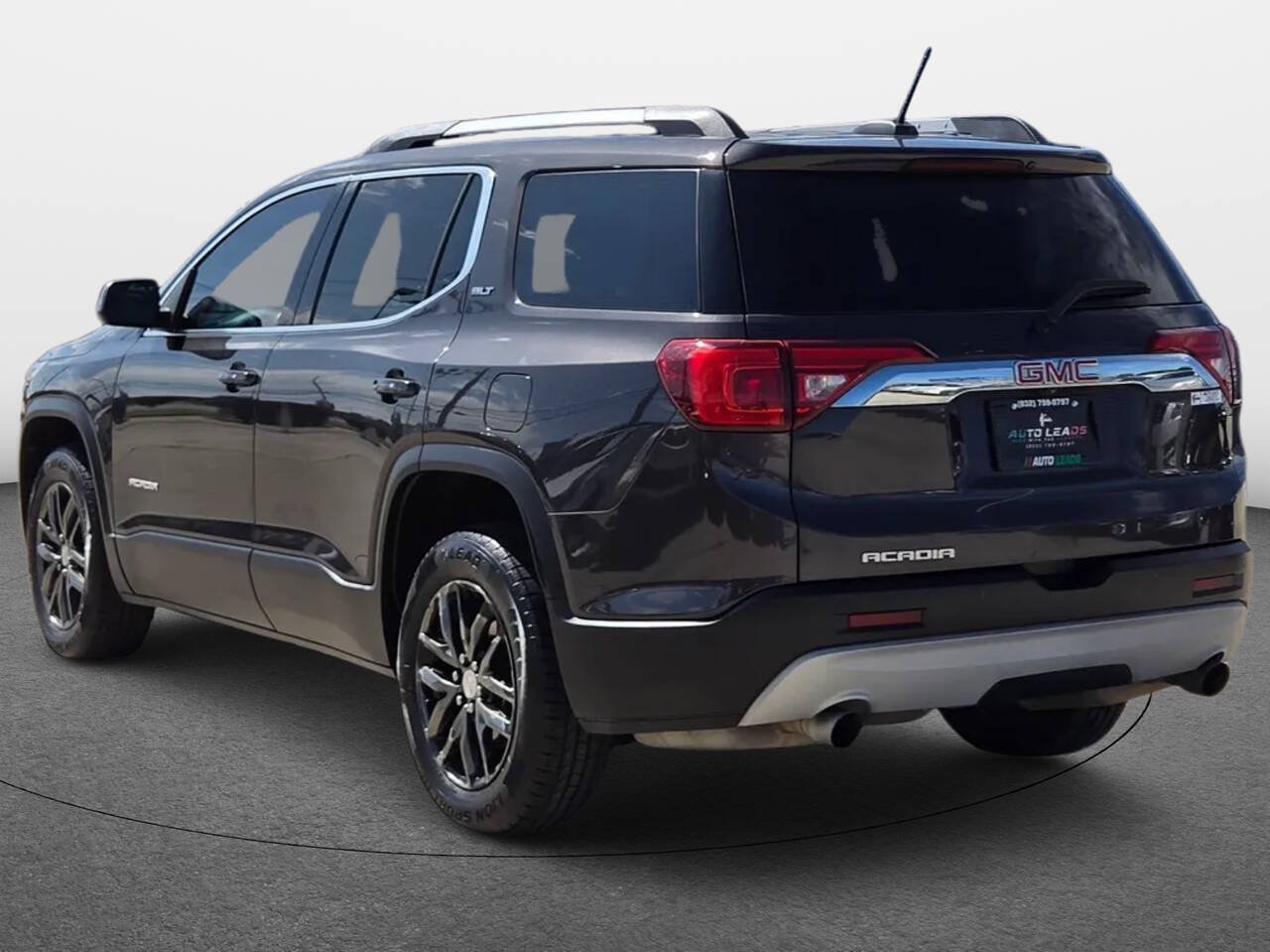 Used 2018 GMC Acadia SLT FWD image 4