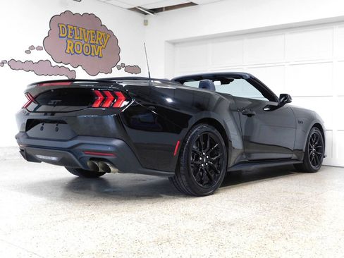 Used 2025 Ford Mustang GT Premium RWD image 8