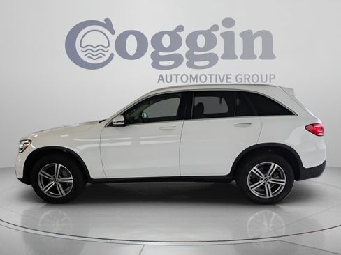 Used 2022 Mercedes-Benz GLC 300 image 2