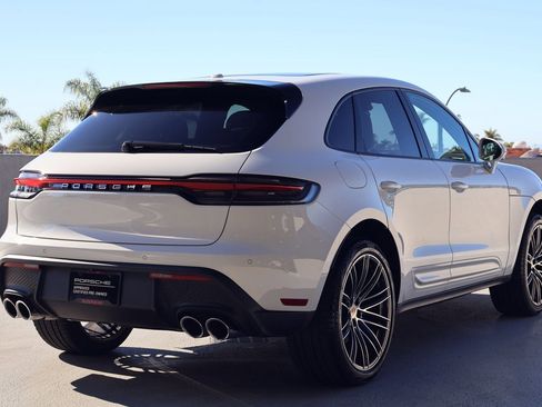 New 2024 Porsche Macan 4 Electric image 9