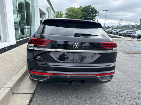 Used 2023 Volkswagen Atlas Cross Sport SE w/ Panoramic Sunroof Package FWD image 6