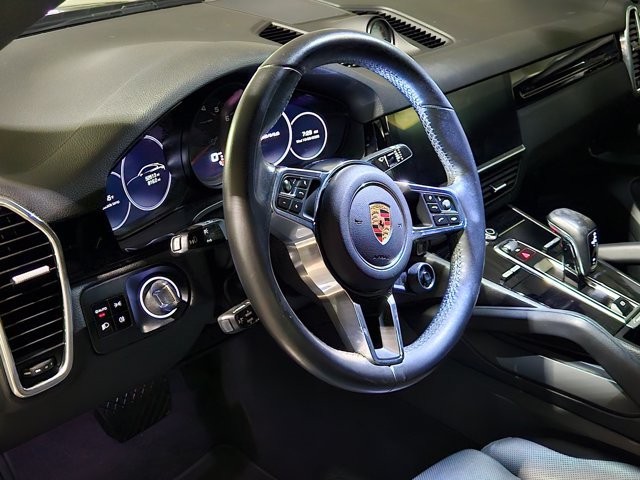 Used 2020 Porsche Cayenne AWD/4WD image 10