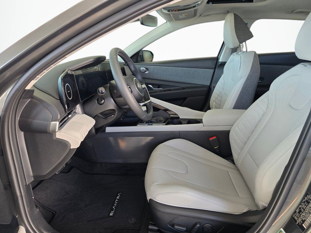 New 2026 Hyundai Elantra Limited FWD image 19