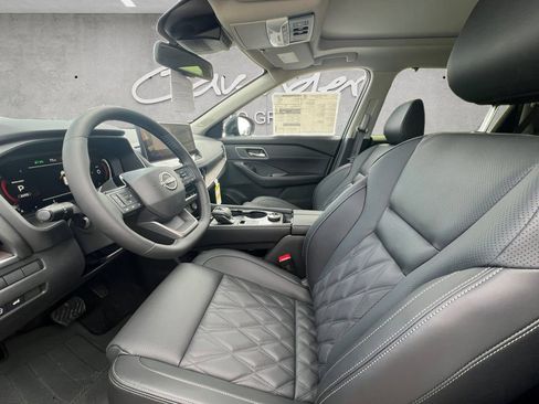 New 2026 Nissan Rogue Platinum AWD/4WD image 19