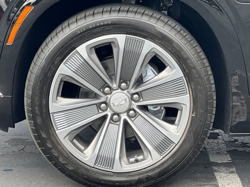 Used 2026 Cadillac Vistiq Luxury image 44