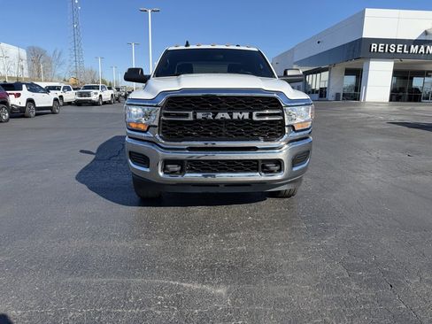 Used 2022 RAM 2500 Tradesman w/ Chrome Appearance Group image 8