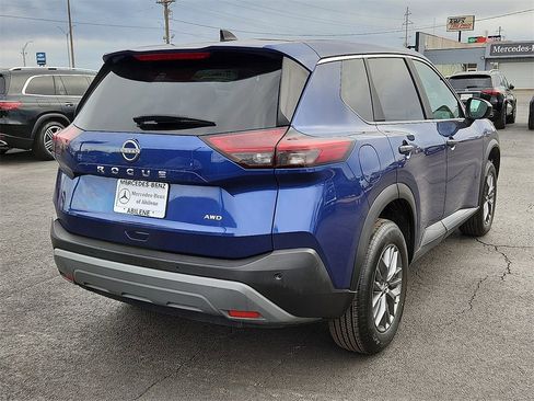 Used 2023 Nissan Rogue S image 4