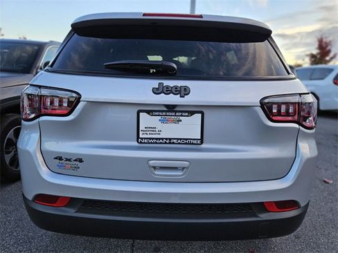 New 2026 Jeep Compass Latitude image 4