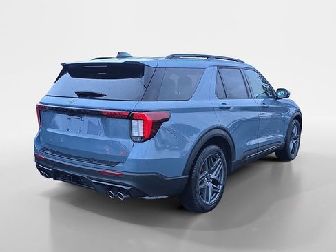 Used 2025 Ford Explorer ST image 5