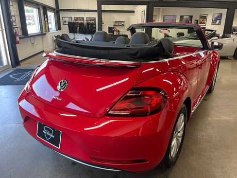 Used 2018 Volkswagen Beetle 2.0T Coast FWD image 18
