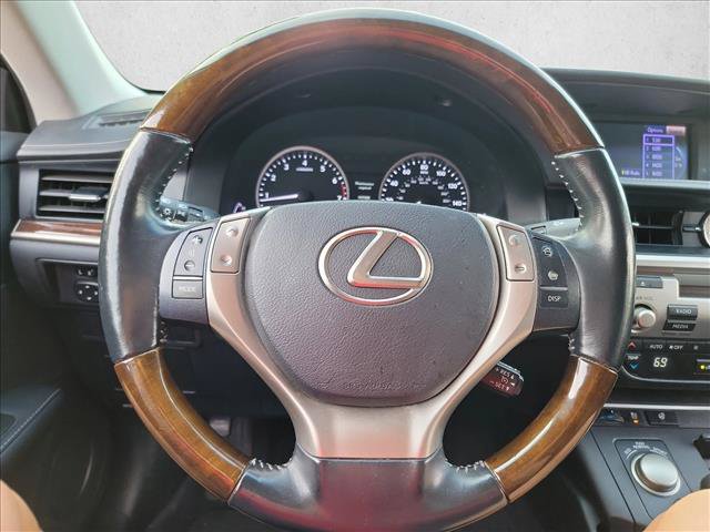 Used 2014 Lexus ES 350 w/ Premium Package FWD image 16