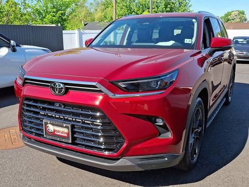 Used 2024 Toyota Grand Highlander AWD Hybrid image 3