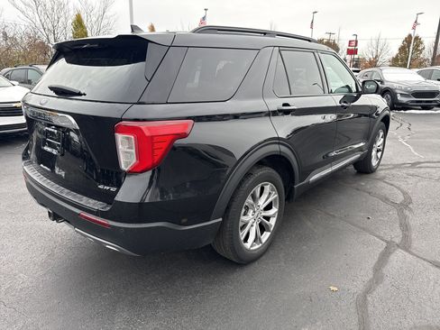 Used 2022 Ford Explorer XLT w/ Equipment Group 202A image 10