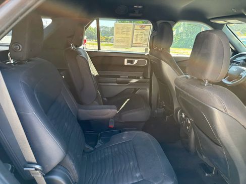 Used 2020 Ford Explorer XLT AWD/4WD image 10