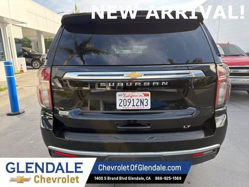 Certified 2021 Chevrolet Suburban LT image 5