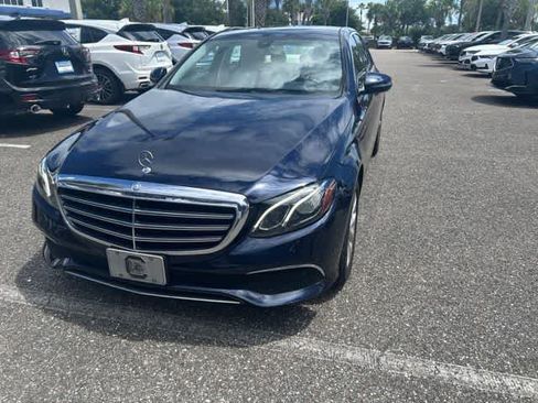 Used 2017 Mercedes-Benz E 300 4MATIC image 3