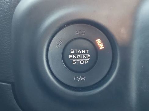 Used 2020 Jeep Wrangler Sport AWD/4WD image 16