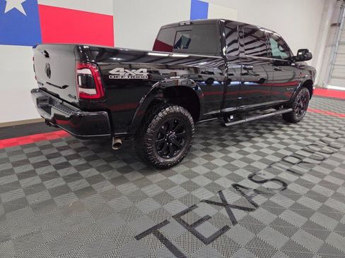 Used 2019 RAM 2500 Laramie w/ Black Appearance Package AWD/4WD image 17