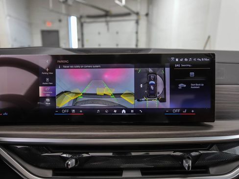 Used 2025 BMW X7 xDrive40i w/ Executive Package image 18