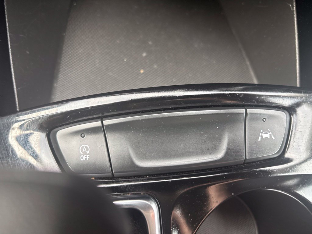 Used 2025 Chevrolet Trax LT FWD image 21
