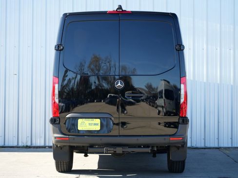 Used 2024 Mercedes-Benz Sprinter 2500 image 39