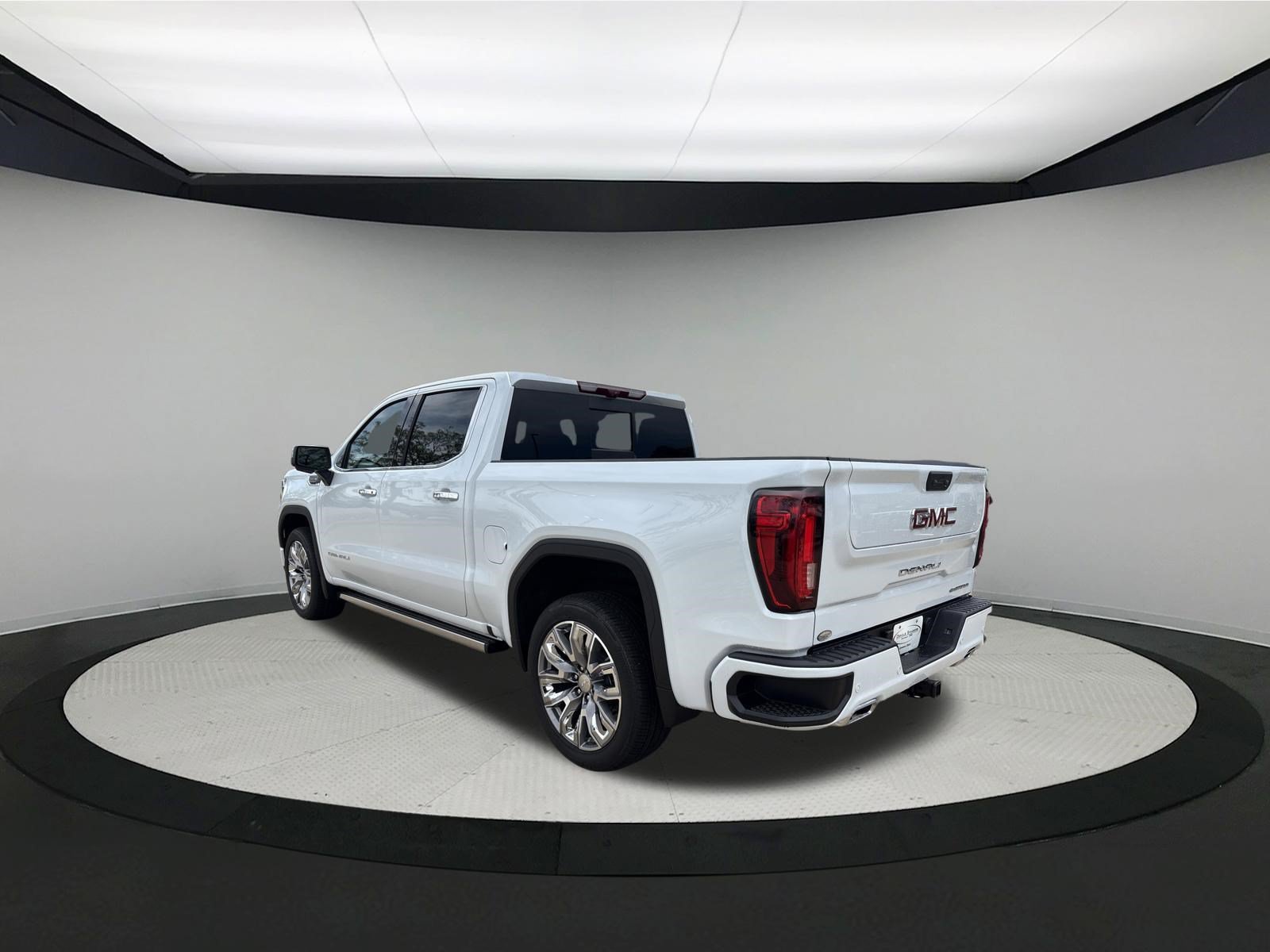 New 2026 GMC Sierra 1500 Denali w/ Denali Reserve Package AWD/4WD image 3