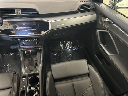 Certified 2025 Audi Q3 2.0T Premium w/ Convenience Package image 23