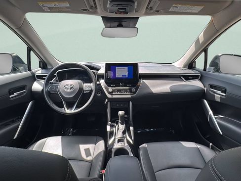 Used 2023 Toyota Corolla Cross XLE FWD image 12