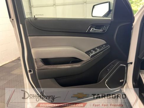 Used 2018 Chevrolet Suburban LT RWD image 27