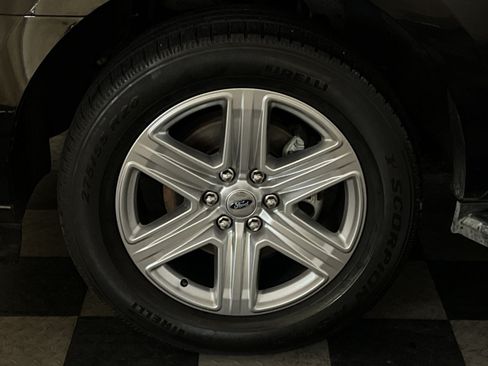 Used 2020 Ford Expedition Max XLT w/ Equipment Group 202A RWD image 16