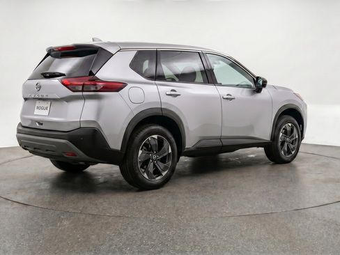 Used 2025 Nissan Rogue SV AWD/4WD image 9