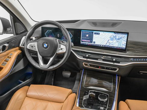 Used 2024 BMW X7 xDrive40i w/ Premium Package image 30