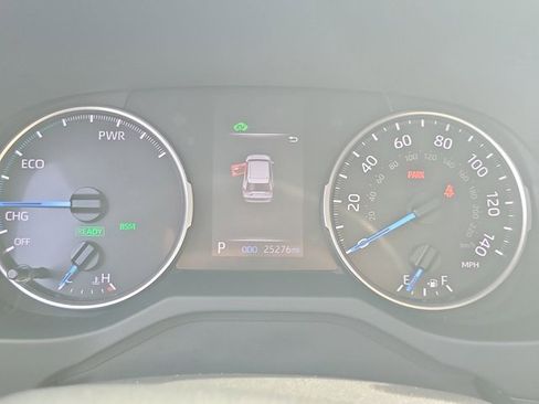 Used 2022 Toyota RAV4 LE image 32