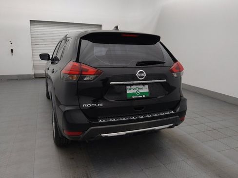 Used 2017 Nissan Rogue S image 6
